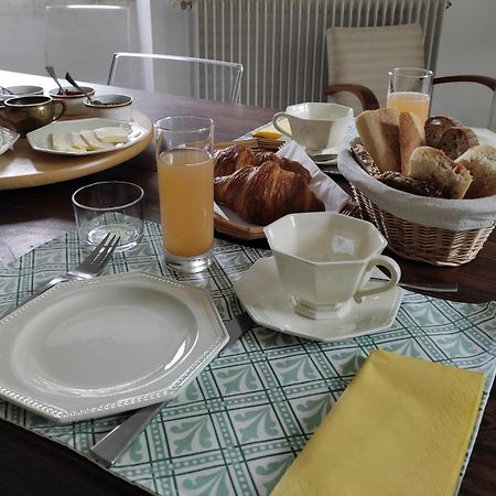 Le Logis Du Pradet Bed and Breakfast Moncrabeau Eksteriør billede