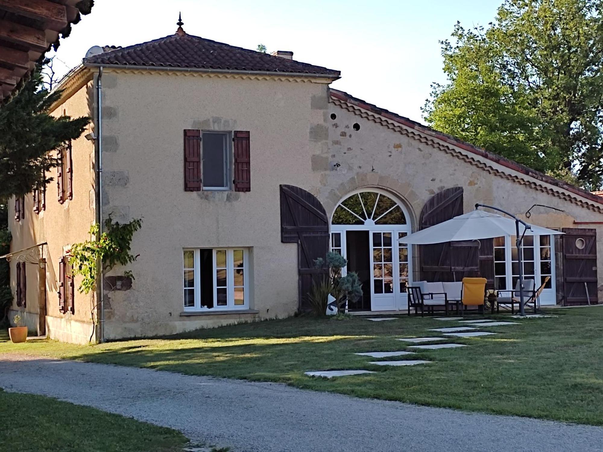 Le Logis Du Pradet Bed and Breakfast Moncrabeau Eksteriør billede